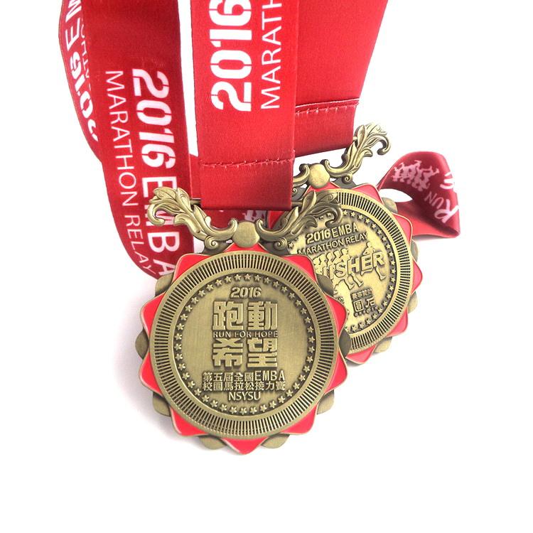 Pingat Akademi Peringatan Maraton Tersuai Pingat Perak Pingat Sukan Blok Perarakan Singapura
