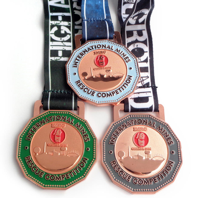 Custom Kami Pemegang Pingat Ajaib Sukan Karate / Bola Sepak / Bola Sepak / Pingat Marathon Dengan Lanyard