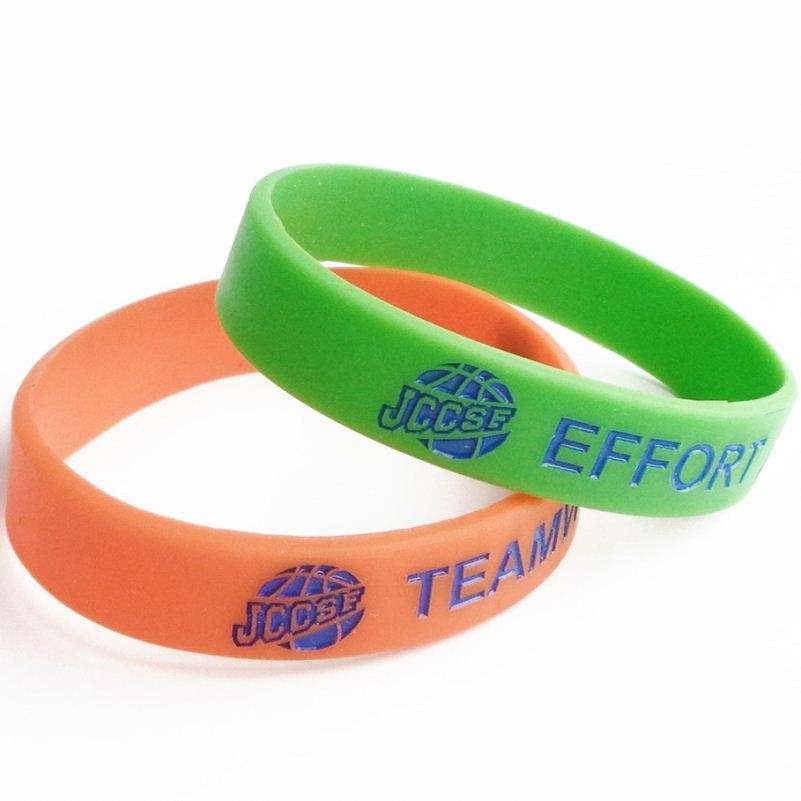 Reka Bentuk Percuma 2023 Sesuaikan Logo Gelang Silikon Gelang Tangan Silikon berbentuk hati