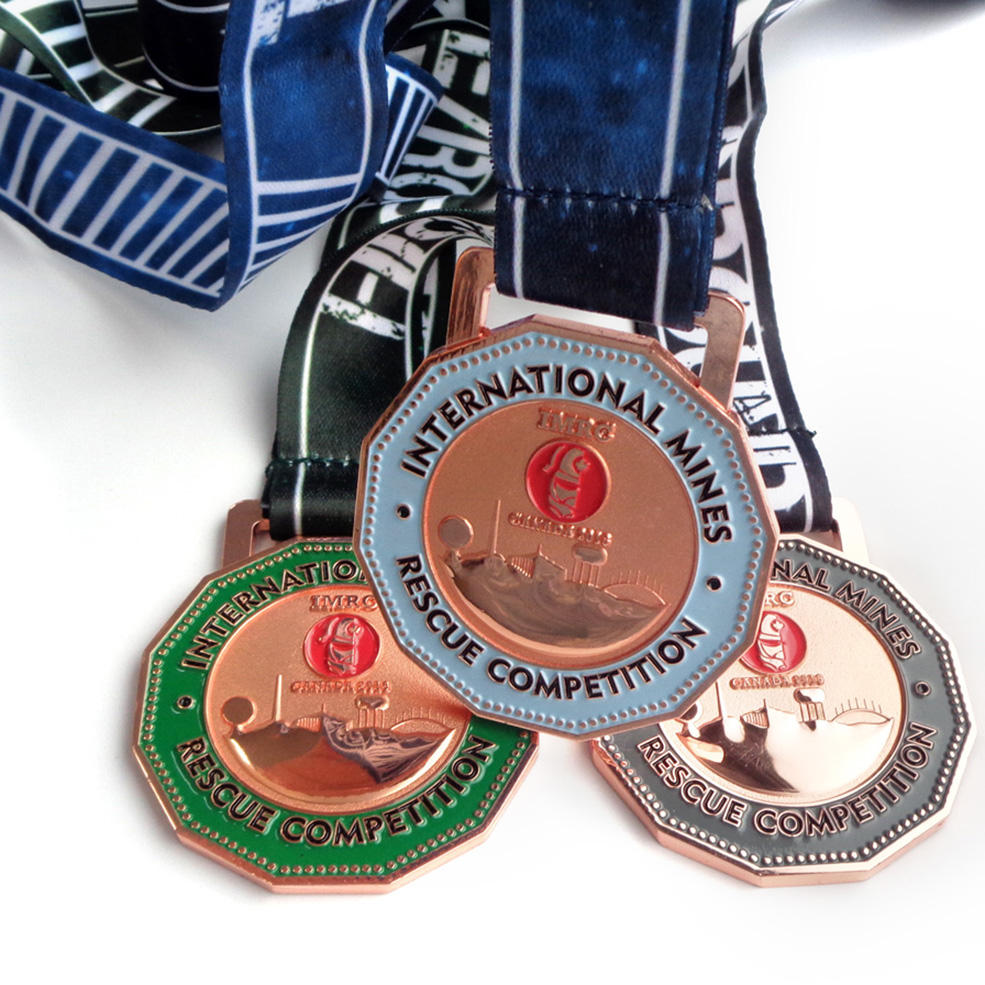 Custom Kami Pemegang Pingat Ajaib Sukan Karate / Bola Sepak / Bola Sepak / Pingat Marathon Dengan Lanyard